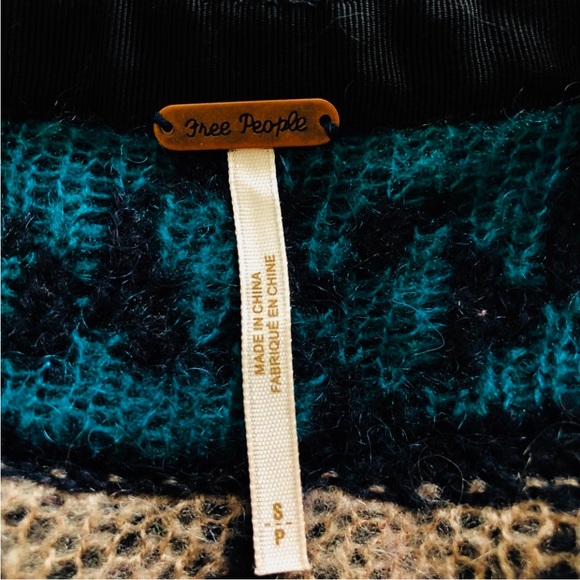 Colorful Patterned Knit Jacket - Picture 3 of 7